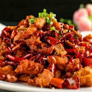Spicy Chicken辣子鸡 Pikantna piletina sa čilijem