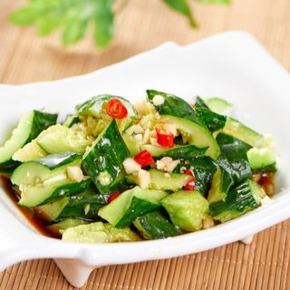 Cucumber salad凉拌青瓜Salata od krastavaca sa belim lukom