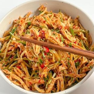 Chicken Salad凉拌鸡丝Hladna salata od piletine