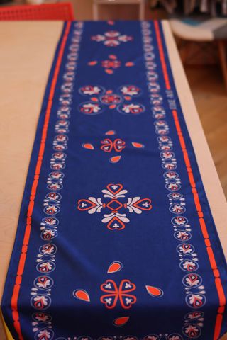 რანერი - ფერადი ქართული ორნამენტი