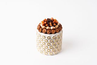 Pot à relief circulaire doré (C24GM)