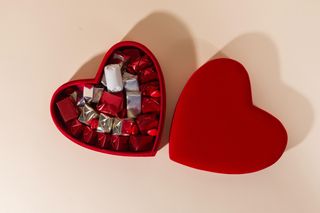 Boîte Cœur Rouge 300g – Édition Romantique