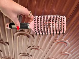 Brosse magique cheveux