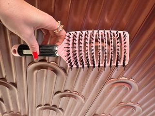 Brosse magique cheveux