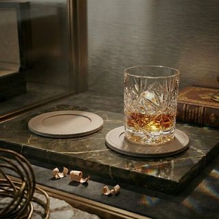 Luksuzni set od dva podmetača od vještačke kože u boji vizona (grež)