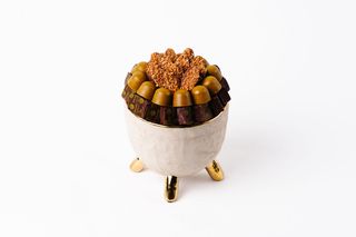 Vase texturé avec trépieds dorés (C31MM)