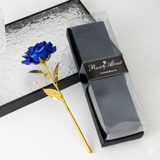 Safir plava folija ruža sa zlatnom stabljikom u modernoj providnoj kutiji