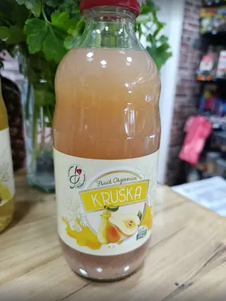 Domaći hladno cijeđeni sok od kruške