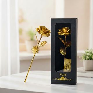 Potpuno zlatna folija ruža u luksuznom crnom setu sa prozorom