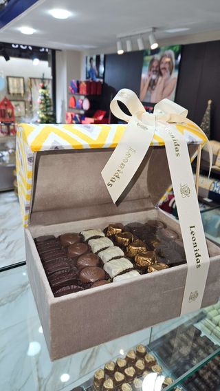 Coffret prestige jaune 470g chocolat