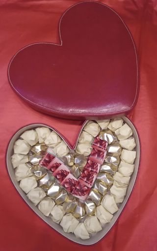 Boite en cœur chocolat Happy valentine Grand modèle