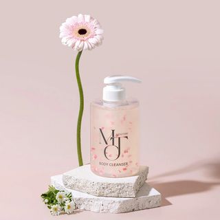 Rhea Cosmetics Moisterr Pink Flower Body Cleanser