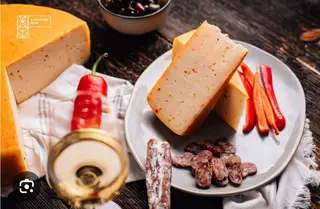 200gr.Branză maturată cu ardei iute