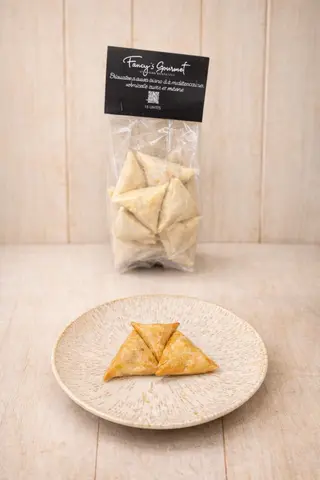 Briouates poisson blanc à la marocaine vermicelles aux 3 poivrons surgelé Pack de 15