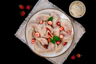 Pierogi z truskawkami 500g