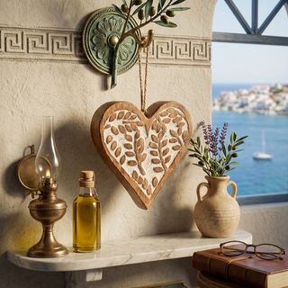 Ručno rađeni drveni duborezni ukras za zid u obliku srca