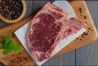 საქონლის ხორცი ძვლიანი