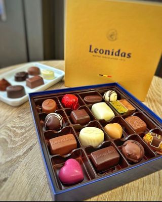 Boite Héritage dorée MM 1 étage de chocolat