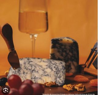 200gr.Branza maturată  cu carbune