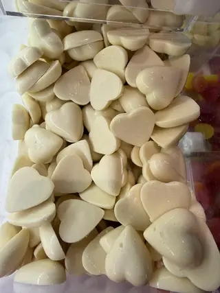 White chocolate hearts, 50g