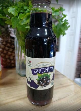 Domaći hladno cijeđeni sok od aronije