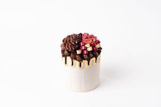 Pot avec arceaux à drapé doré (C33MM)