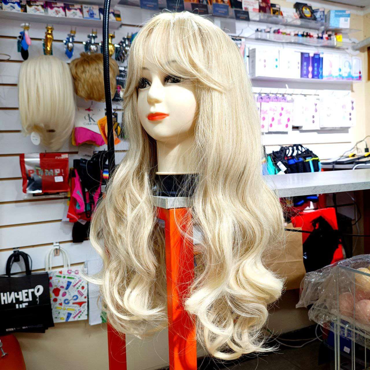 Парики для дополнения образа